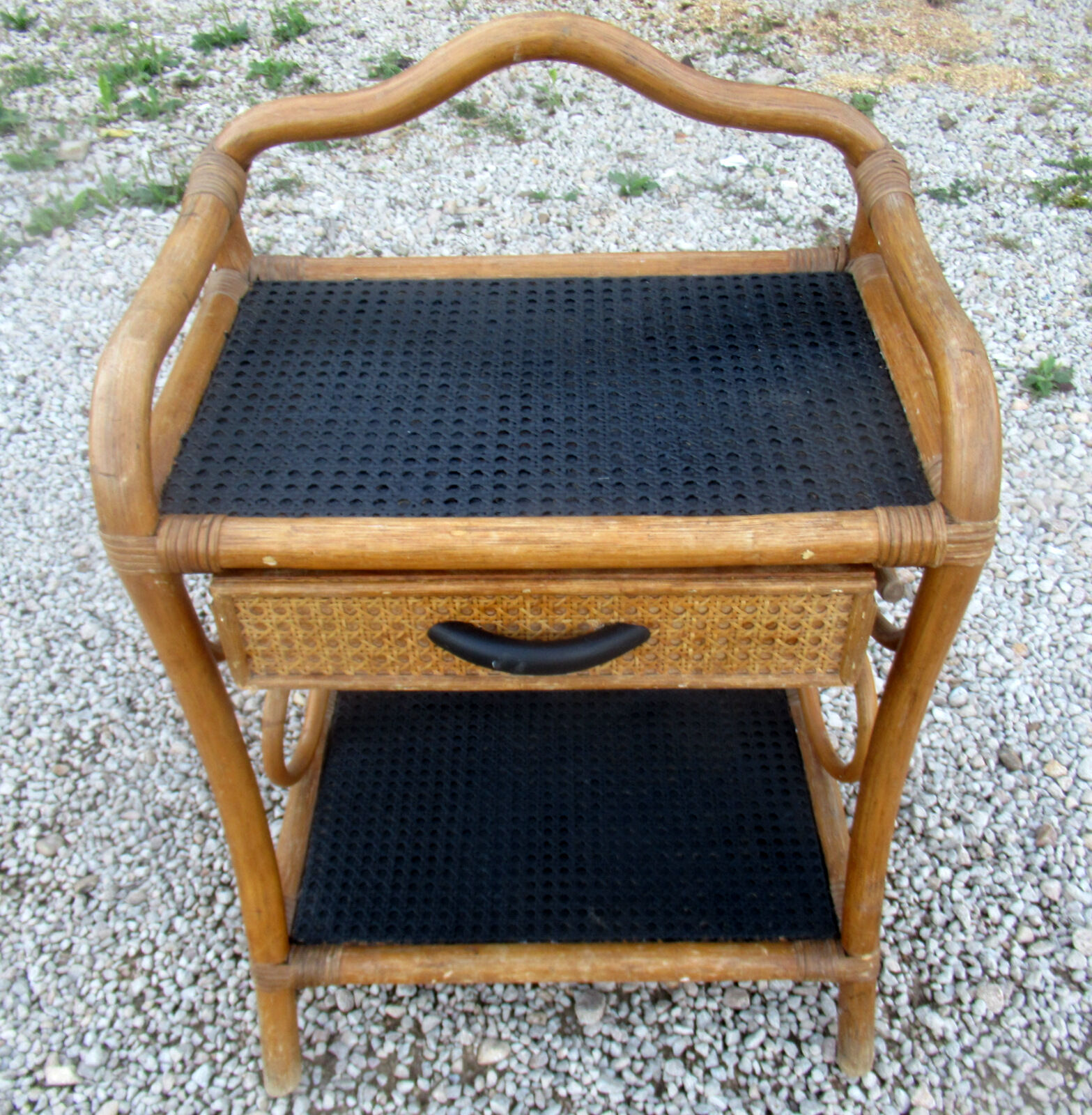 Meuble d'appoint en bambou et rotin