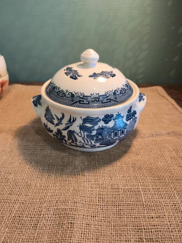 Churchill vegetable soup tureen dish