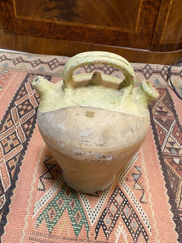Cruche en terre cuite ancienne