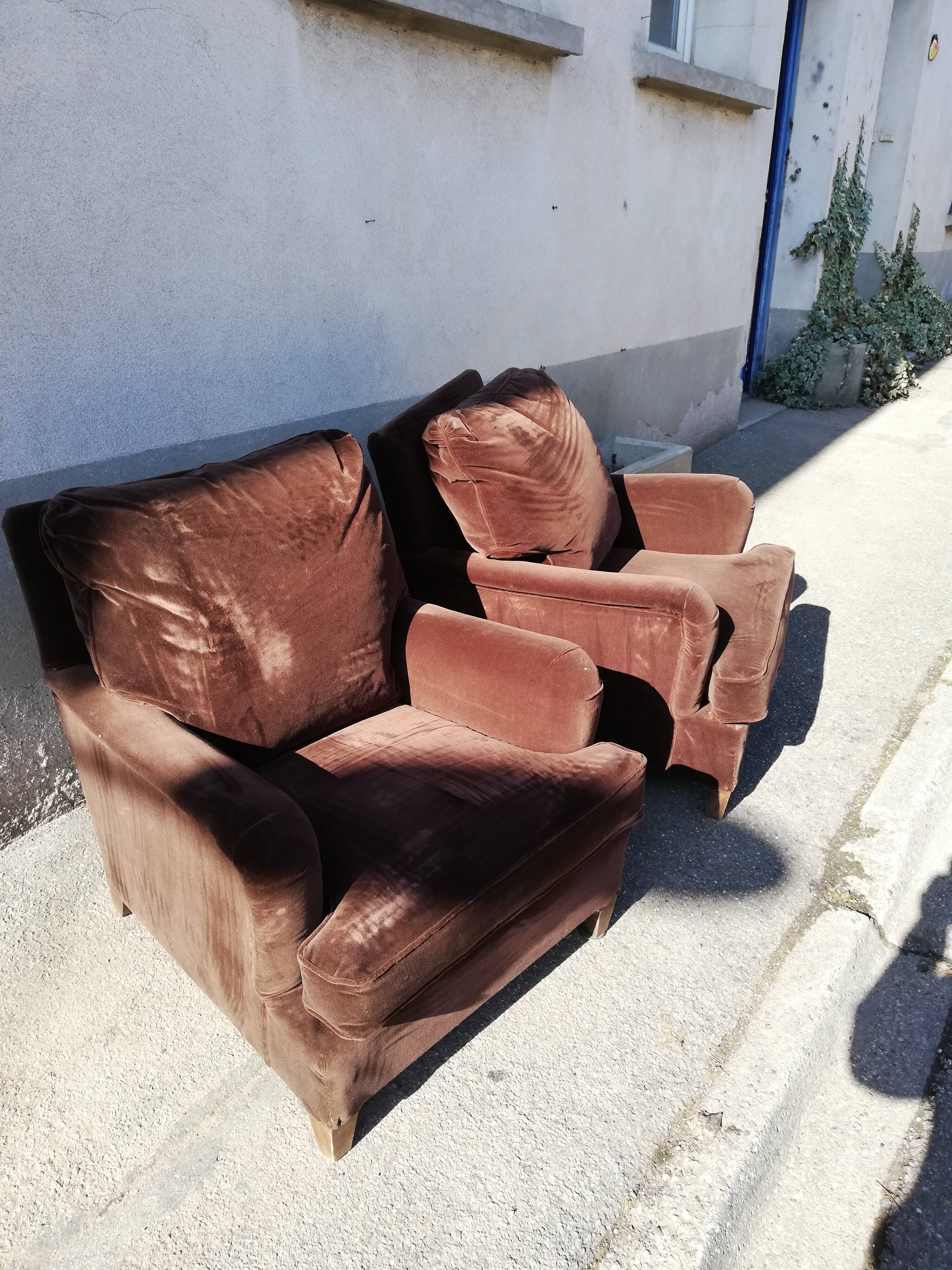 Pair of armchairs year 50 chocolate velvet