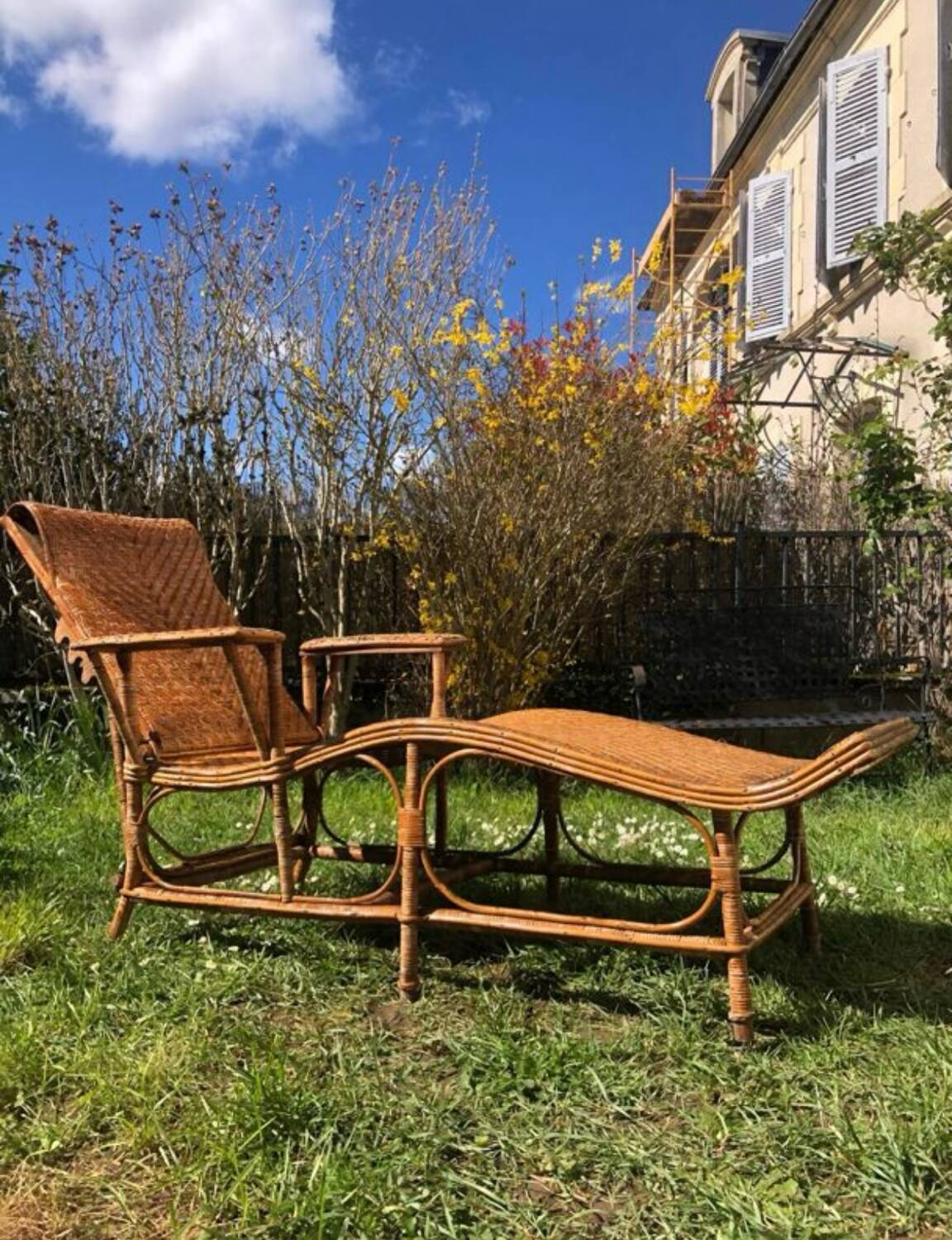 Rattan lounge chair