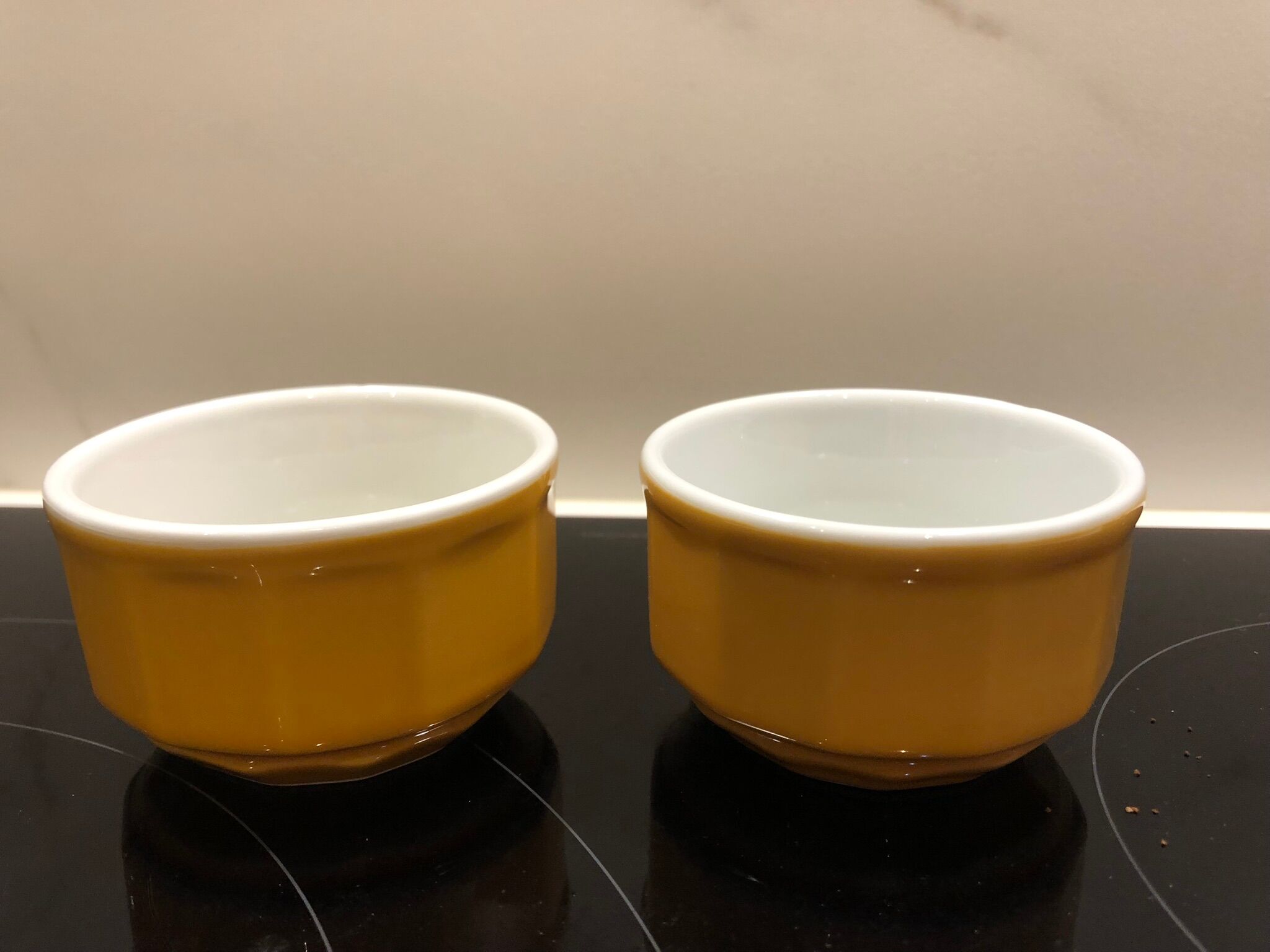 2 bistro coffee cups