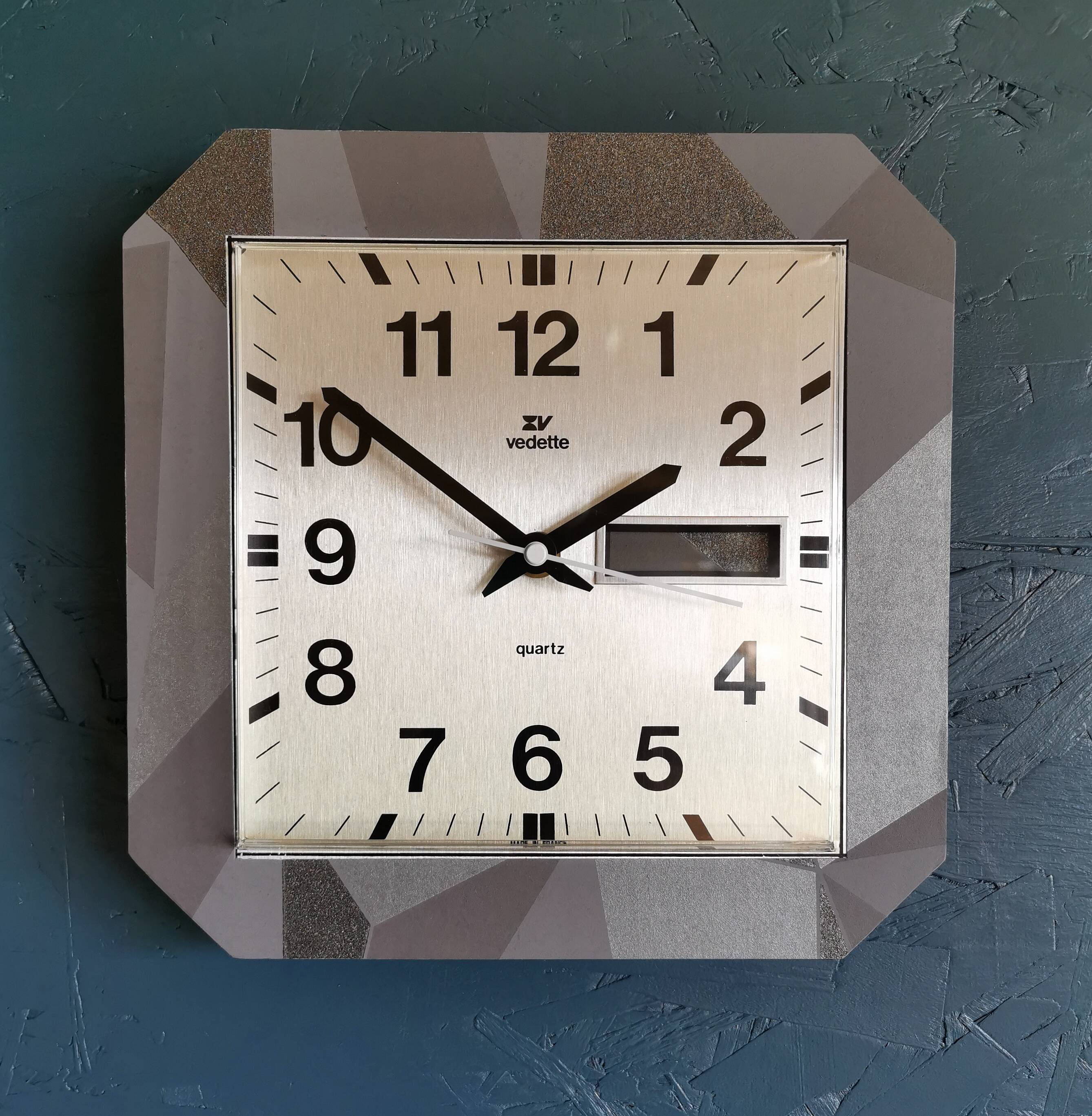 Vintage square silent wall clock "Vedette silver gray"