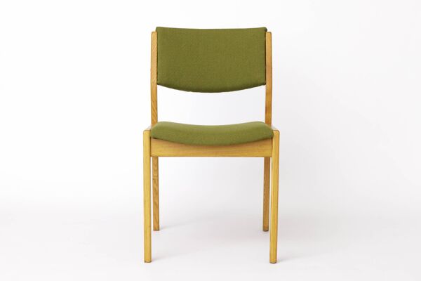 Chaise en chêne scandinave vintage, années 1970, design norvégien, nouvellement rembourrée.