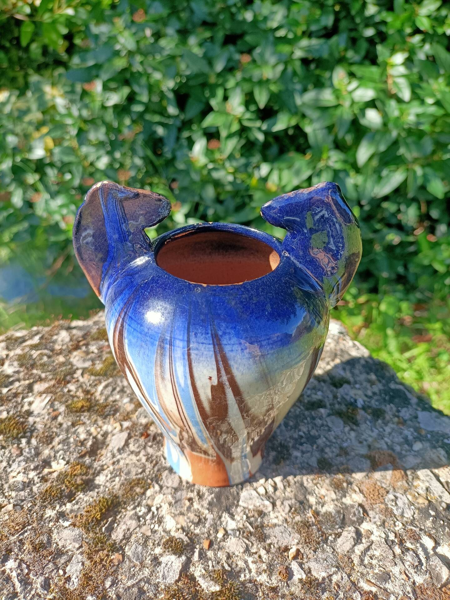 Ceramic vase with equestrian motif