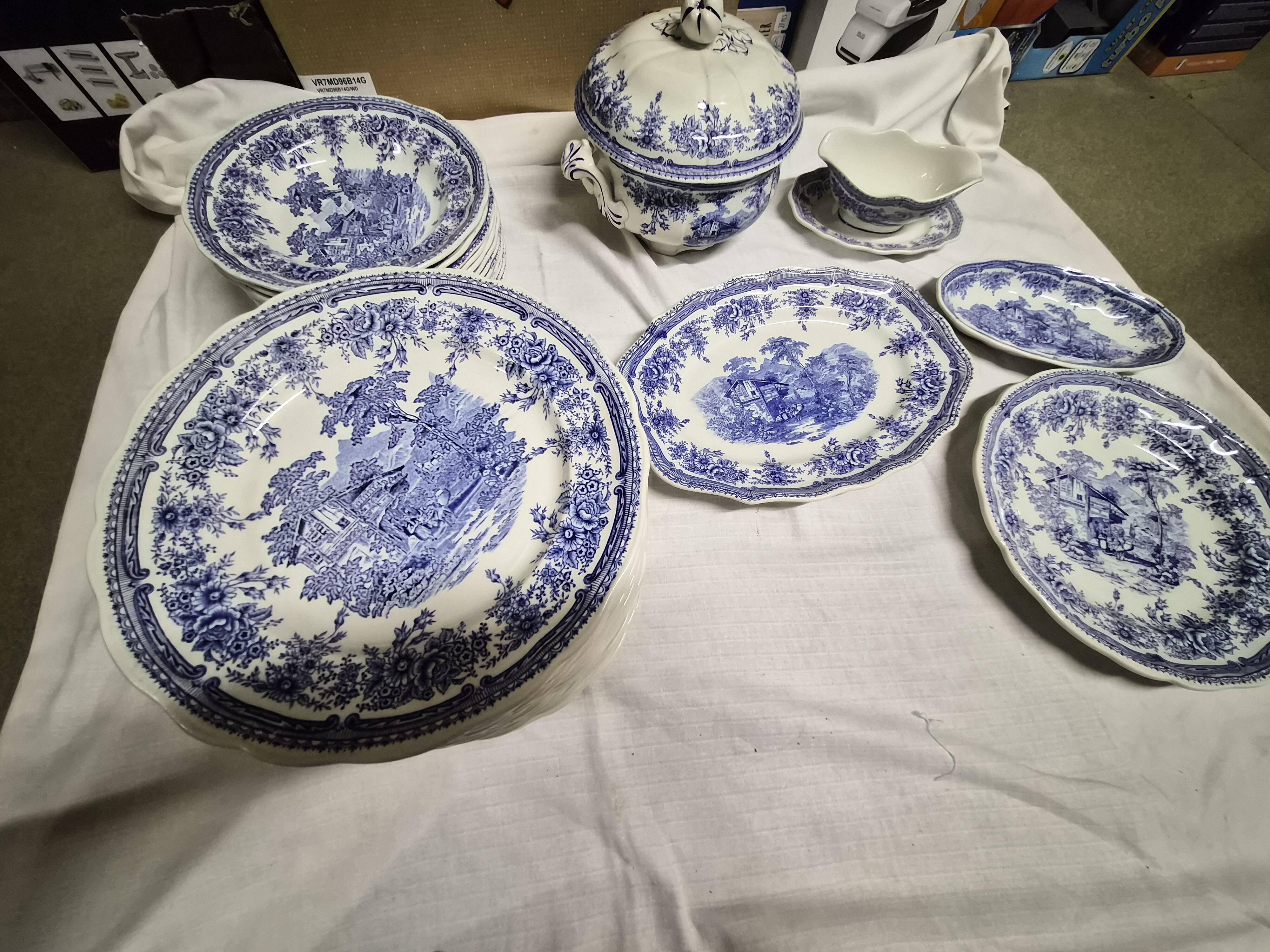 Complete table service The Cottage Lunéville 41 pieces blue decoration