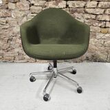 Eames fiberglass armchair Vitra