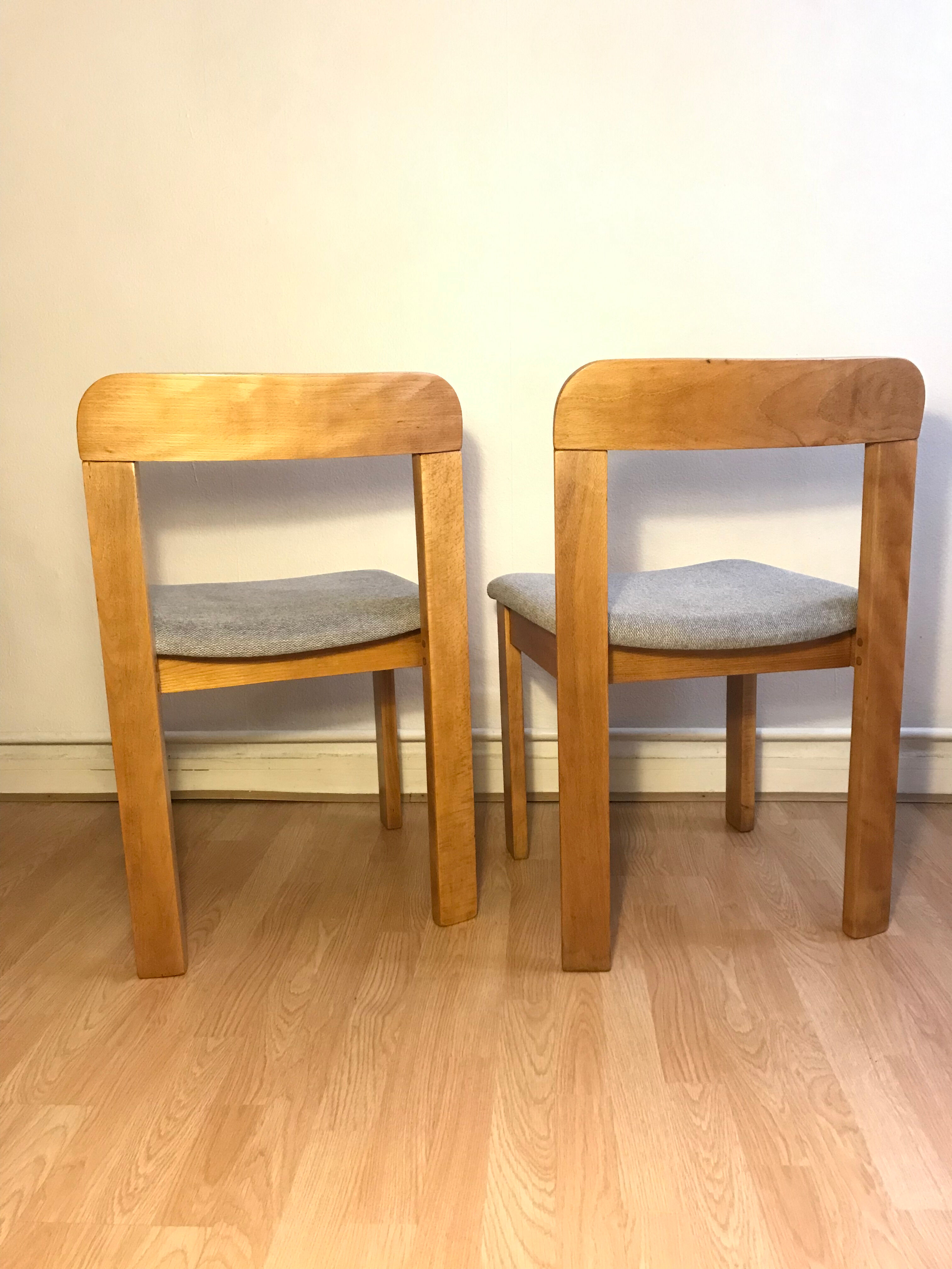 Pair of chairs in beech 60s / 70s