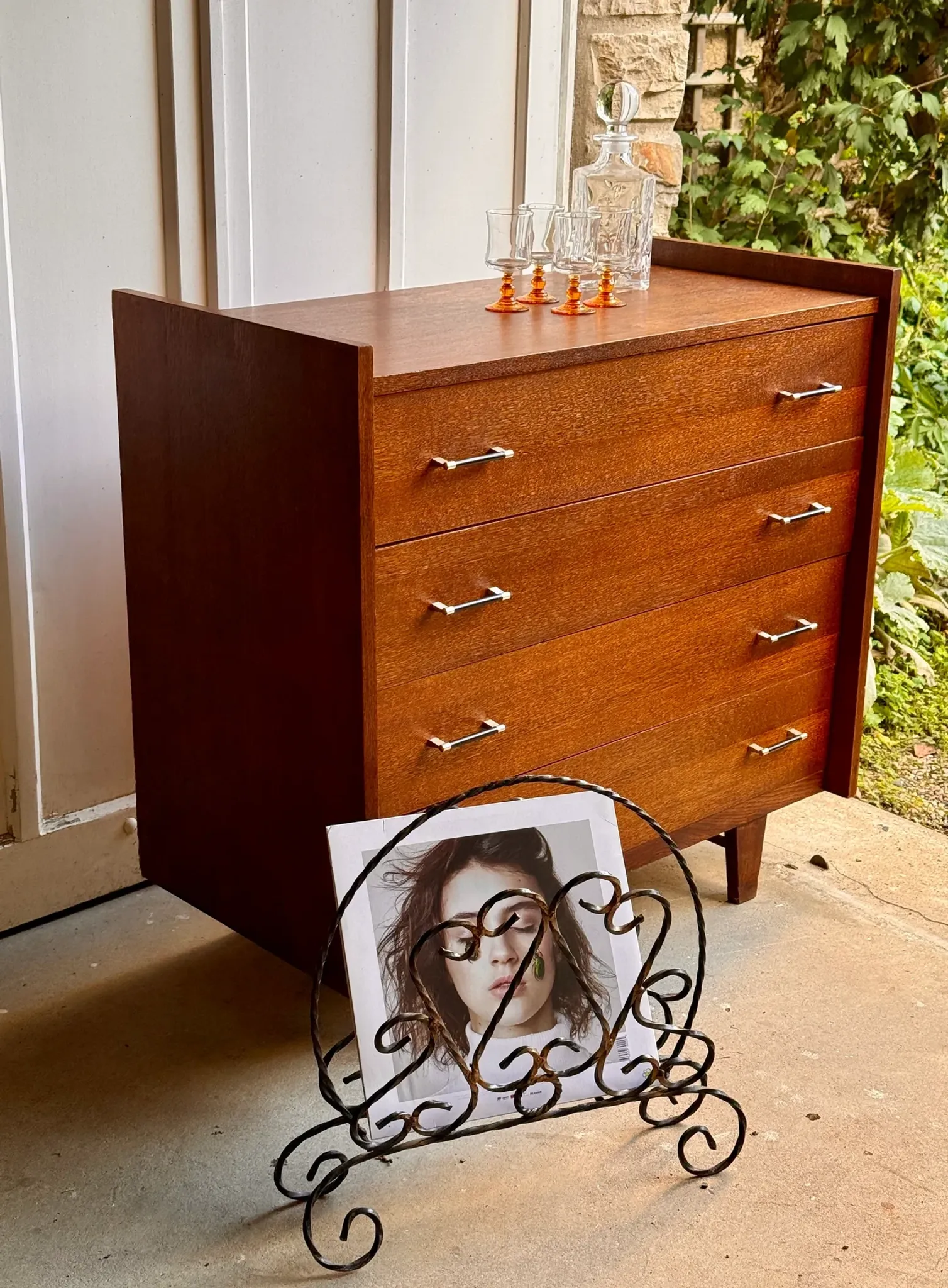 Commode style mid-century