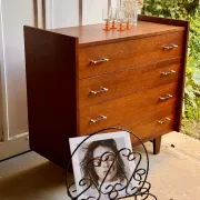 Commode style mid-century