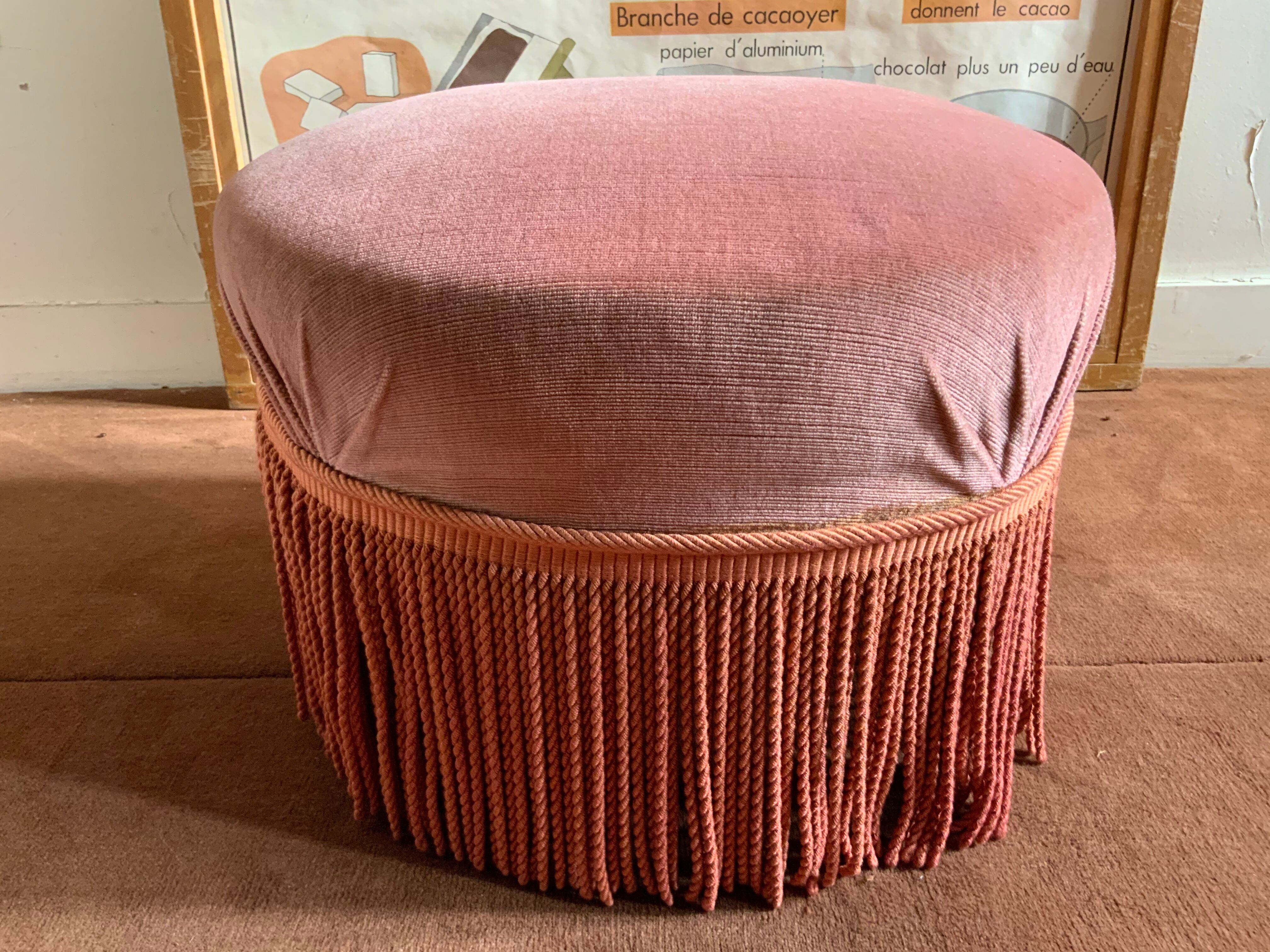 Vintage fringed pouf