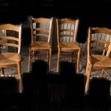 Quatre chaises anciennes en paille