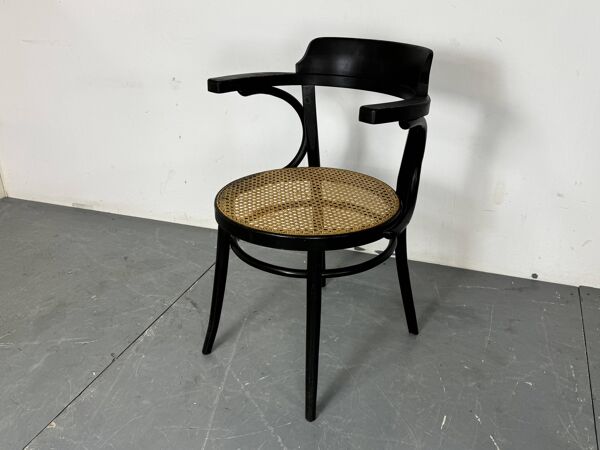 Chaise de bureau mod 233 en bois cintré noire avec assise en rotin par Thonet, années 1930