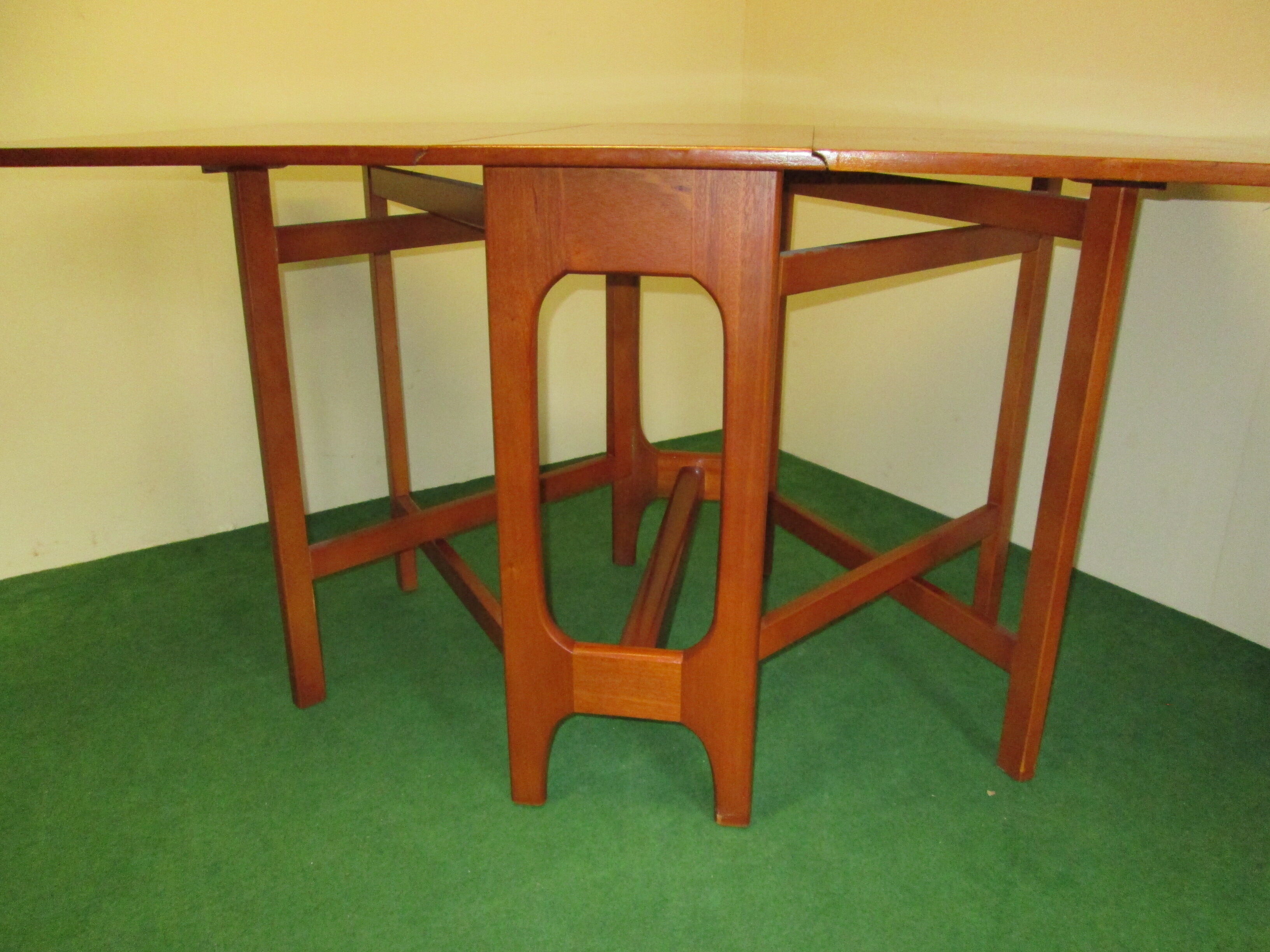 Table pliante en teck