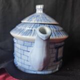 Thai teapot /hand painted porcelain Thailand