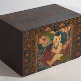 Antique oriental trunk in dark tones (c.1900) #4