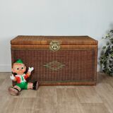 Wicker trunk