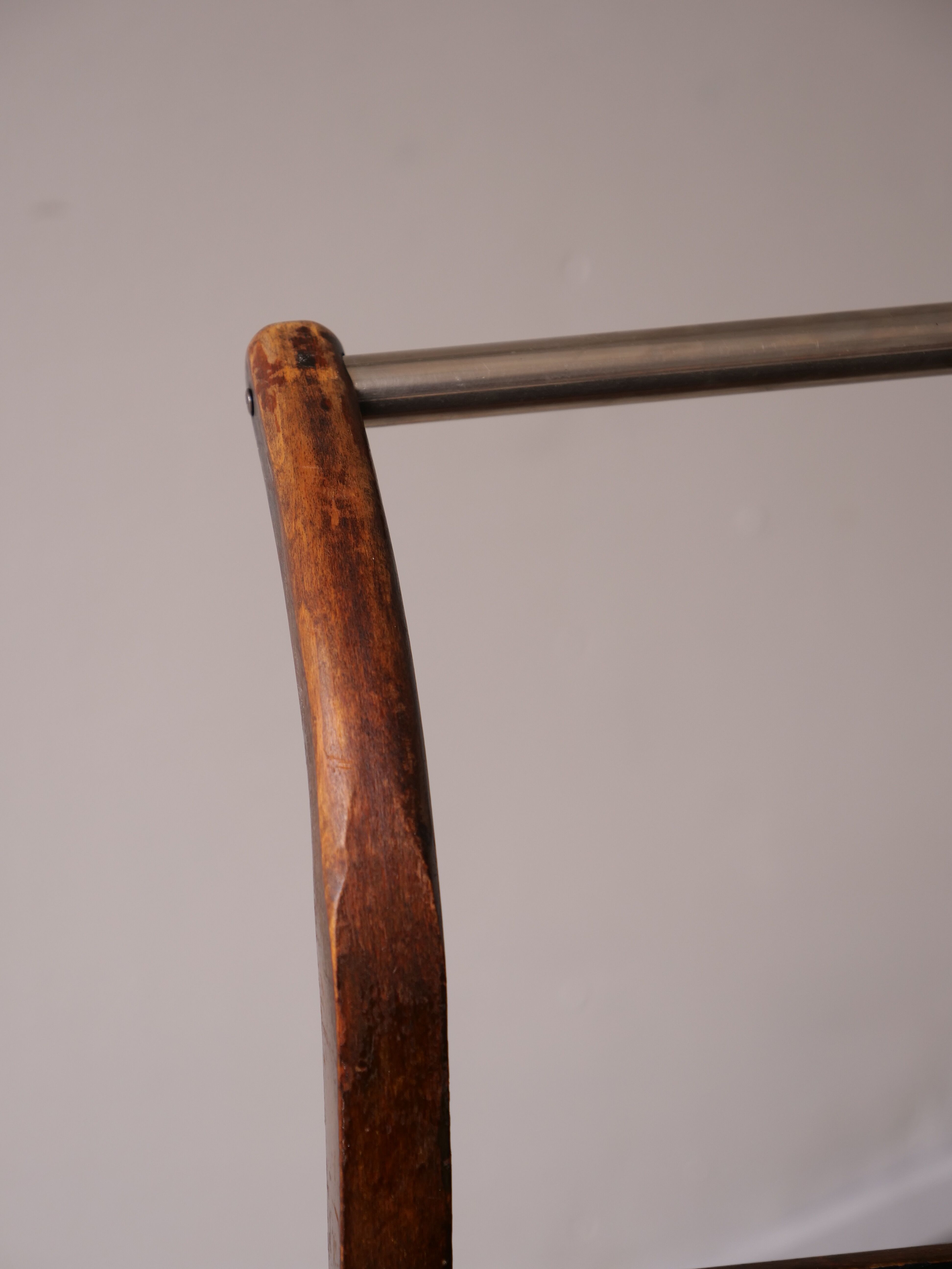 Serving art deco tork