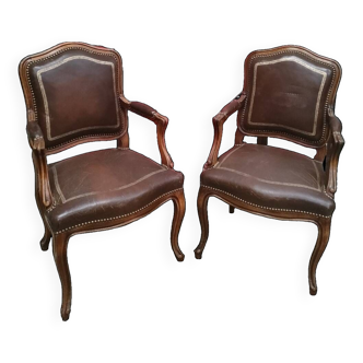Pair of queen-style armchairs