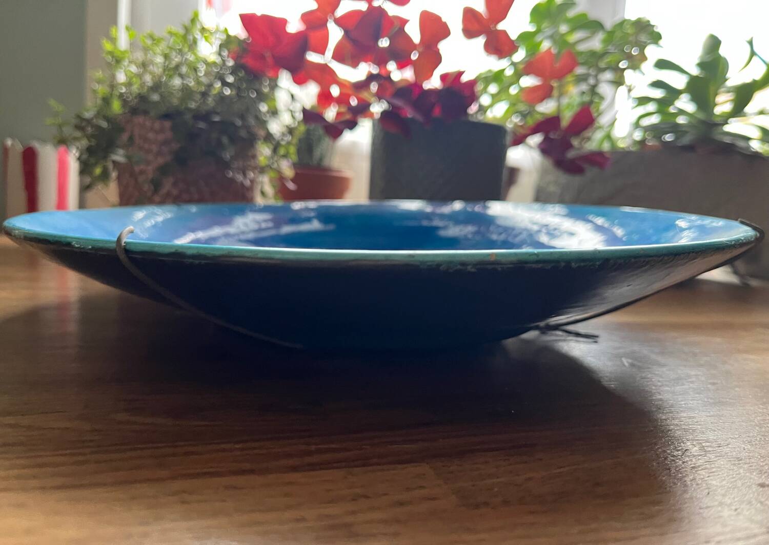 Glazed ceramic plate