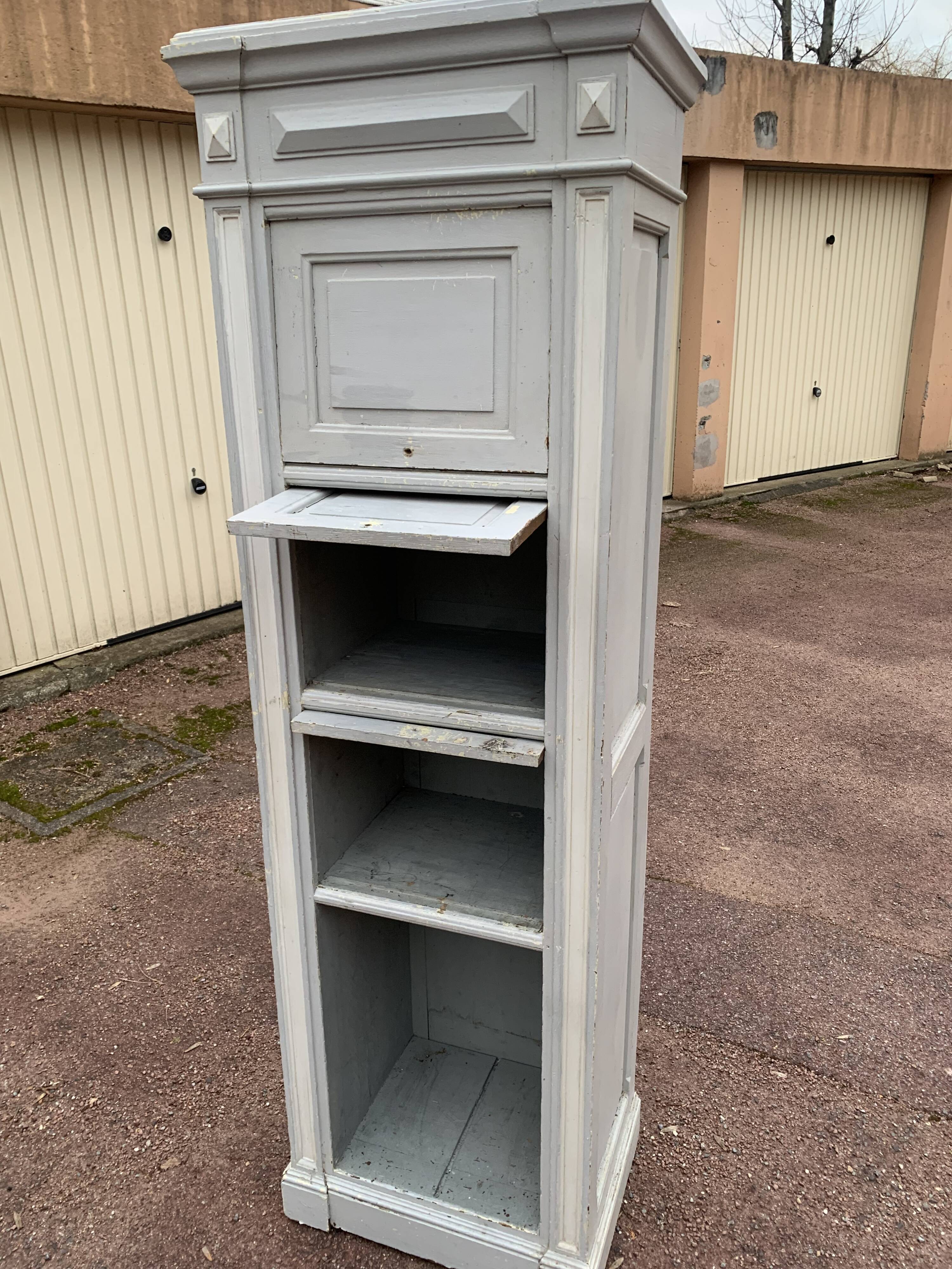 Storage cabinet