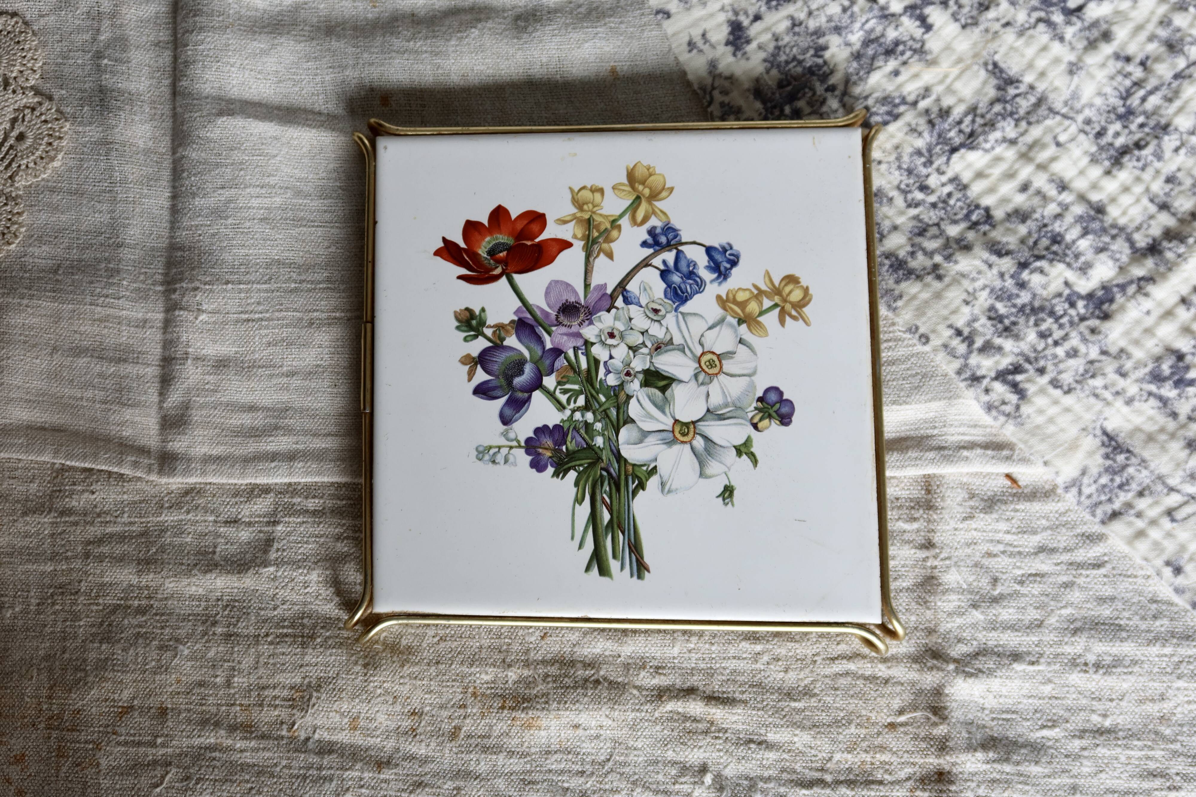 Dessous de plat vintage Villeroy & Boch – Carreau de faïence à fleurs