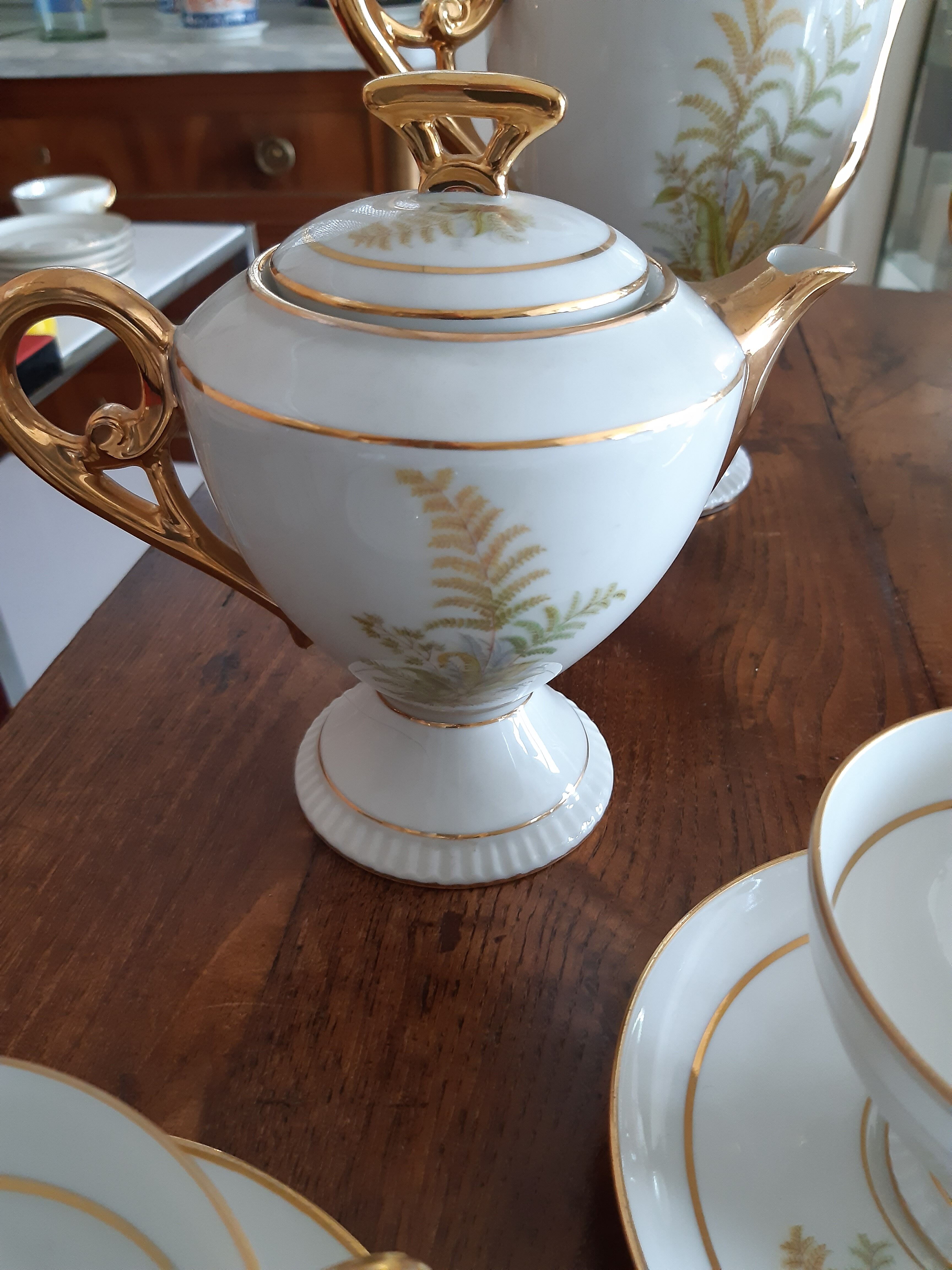 Coffee service in porcelain