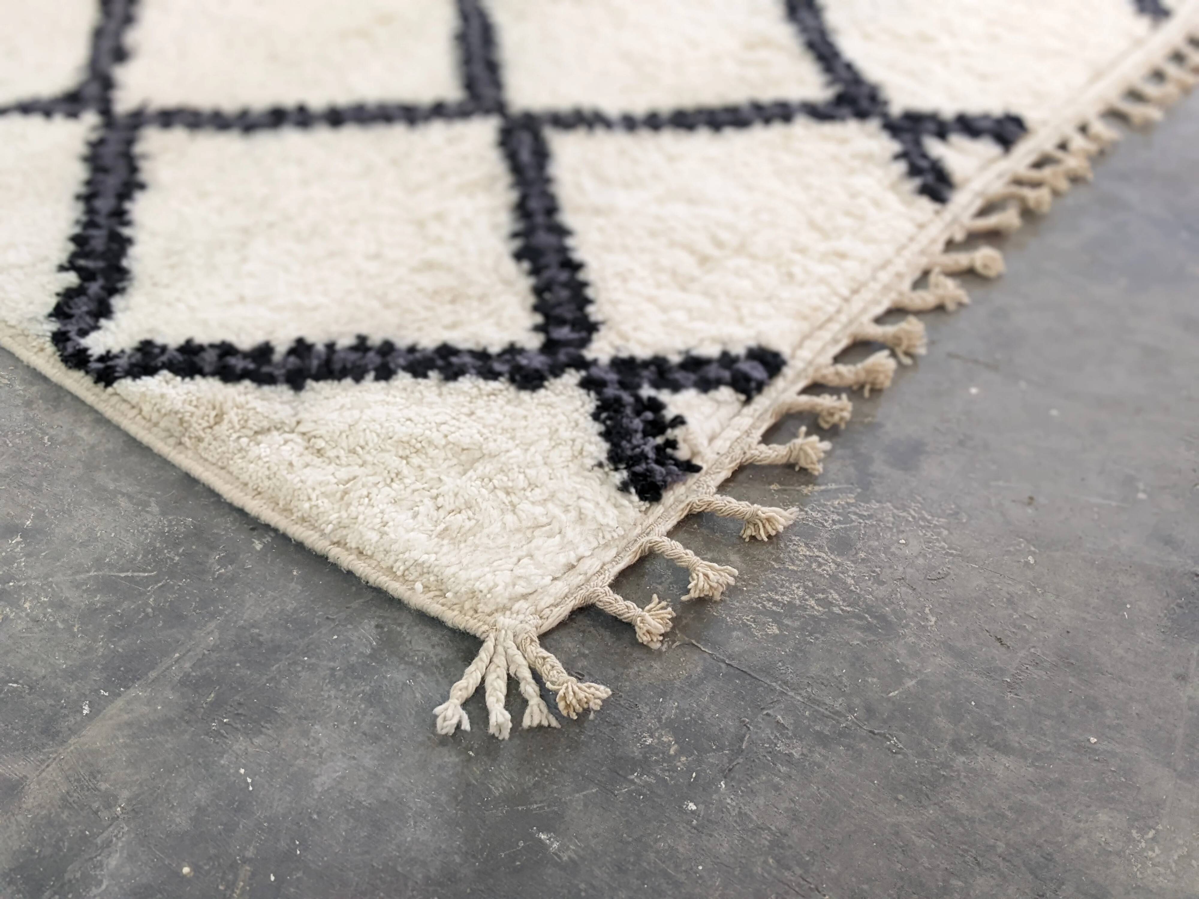 Large Beni Ouarain rug, 280 x 205 cm || 9.19 x 6.73 feet, G-369