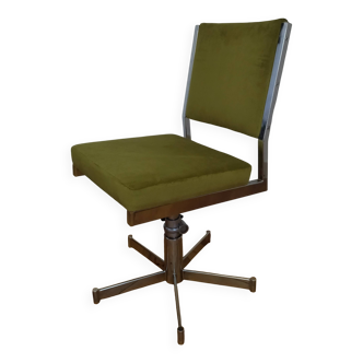Swivel chrome chair