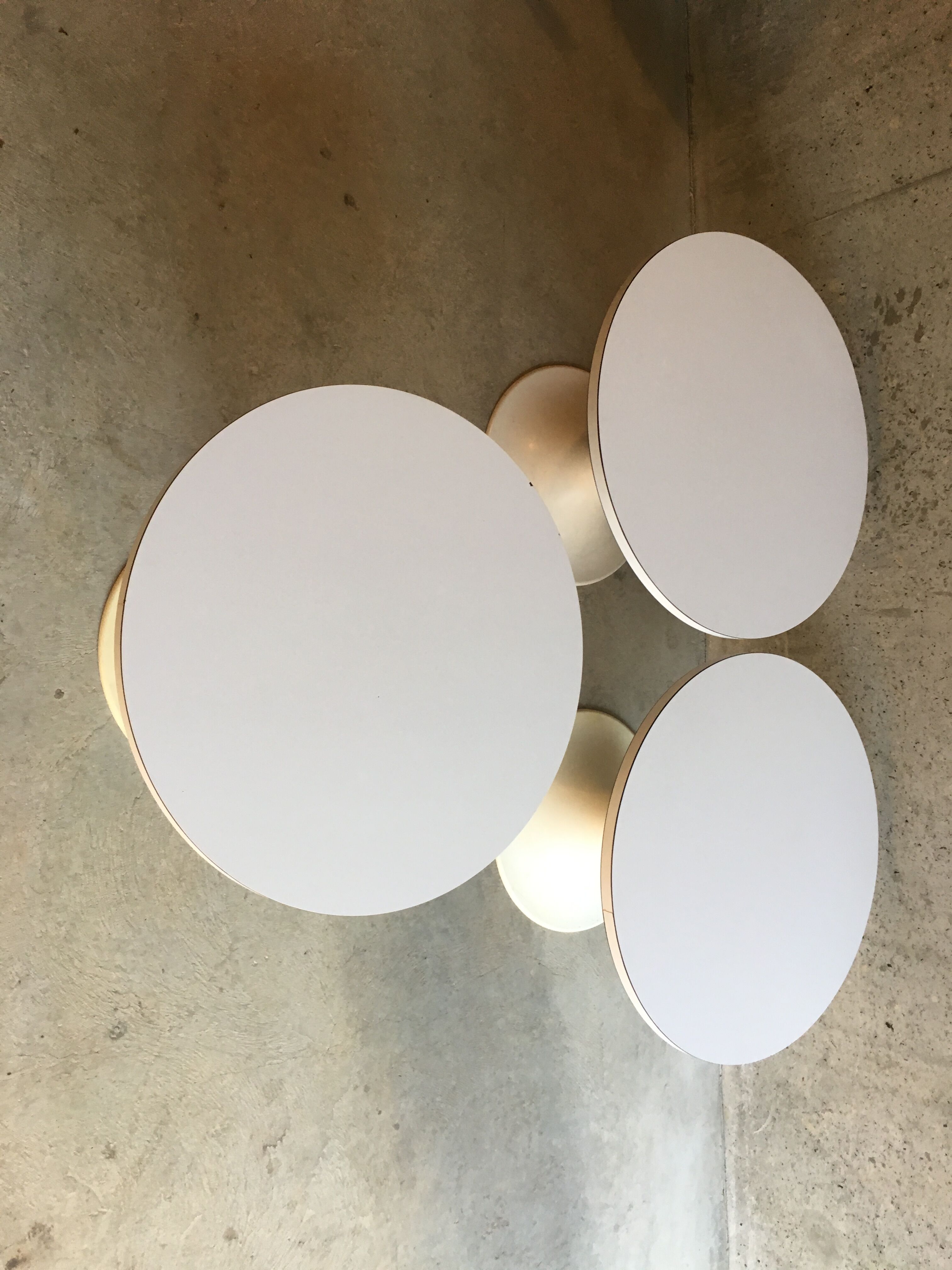 Tulip foo swivel coffee table