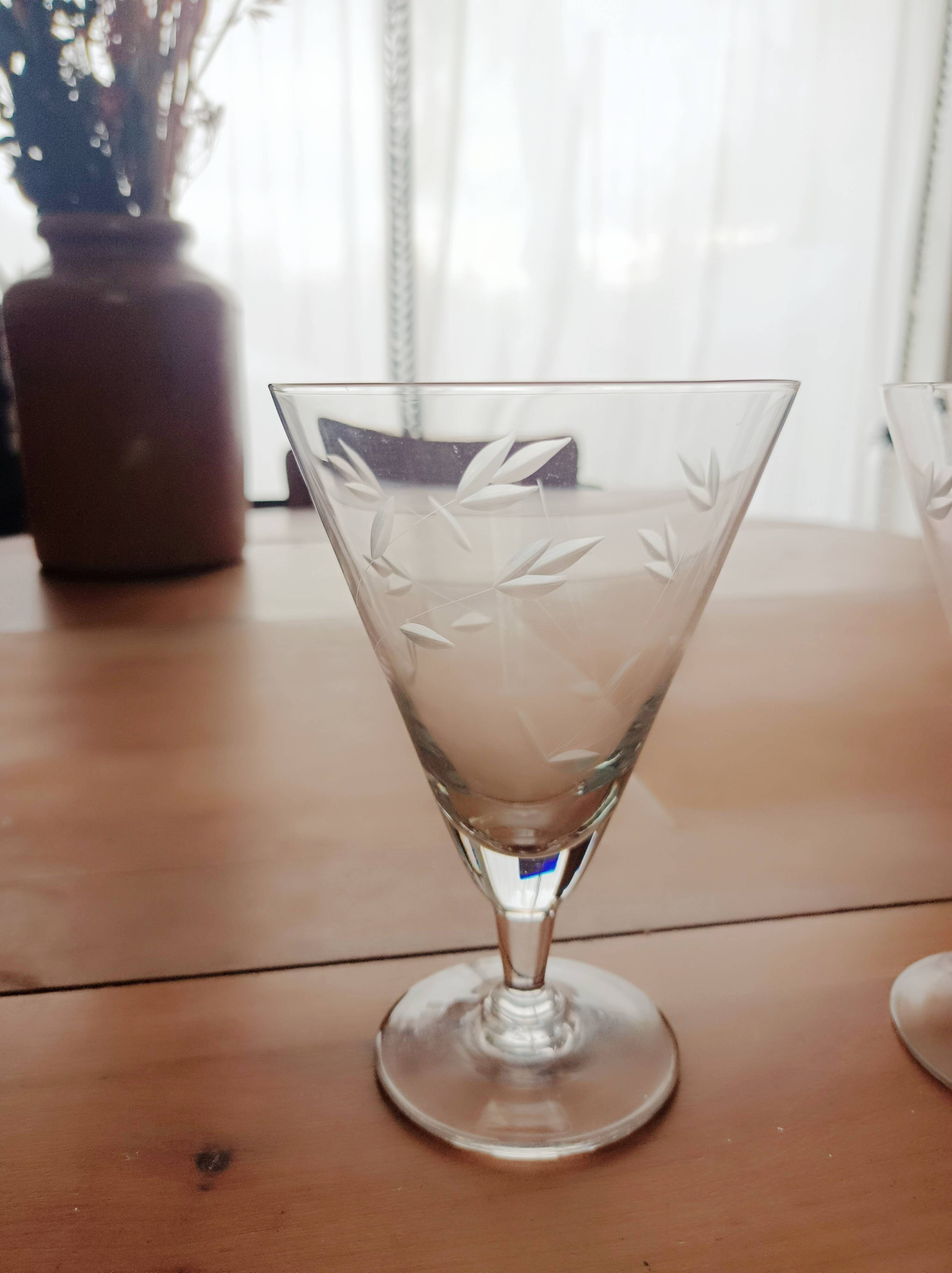 Set of 3 stemmed glasses, foliage design