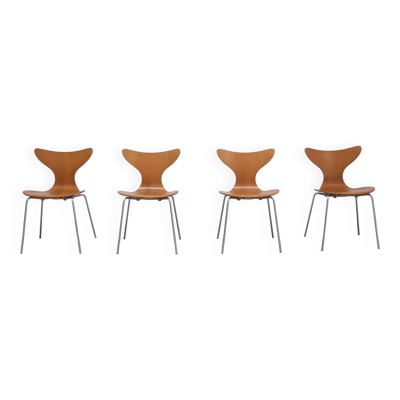 Ensemble de 4 chaises 'Lily' en chêne par Arne Jacobsen pour Fritz Hansen, édition originale de 1969.