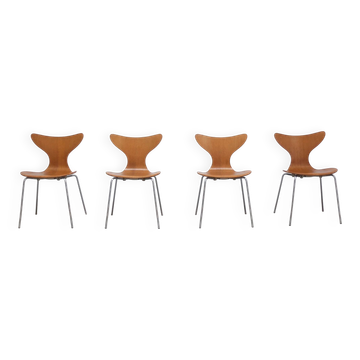 Ensemble de 4 chaises 'Lily' en chêne par Arne Jacobsen pour Fritz Hansen, édition originale de 1969.