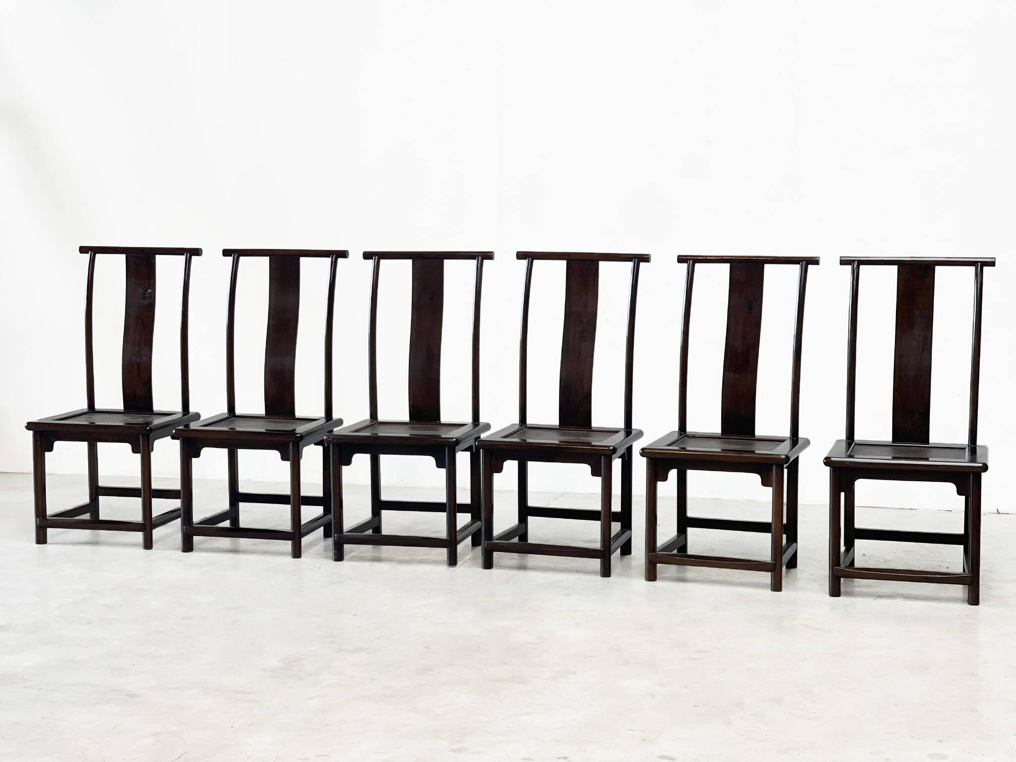 Set of six elegant oak dining chairs