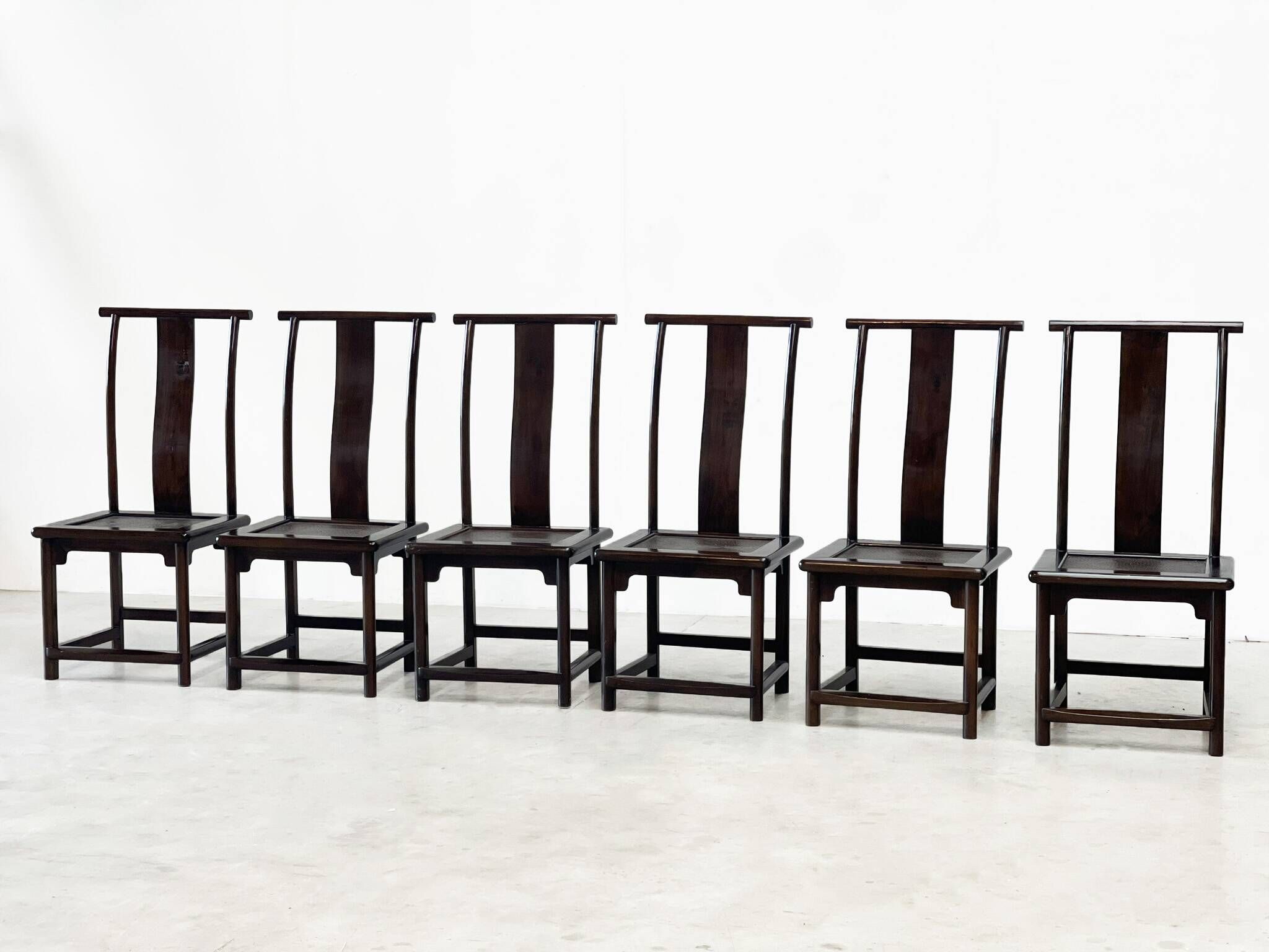 Set of six elegant oak dining chairs
