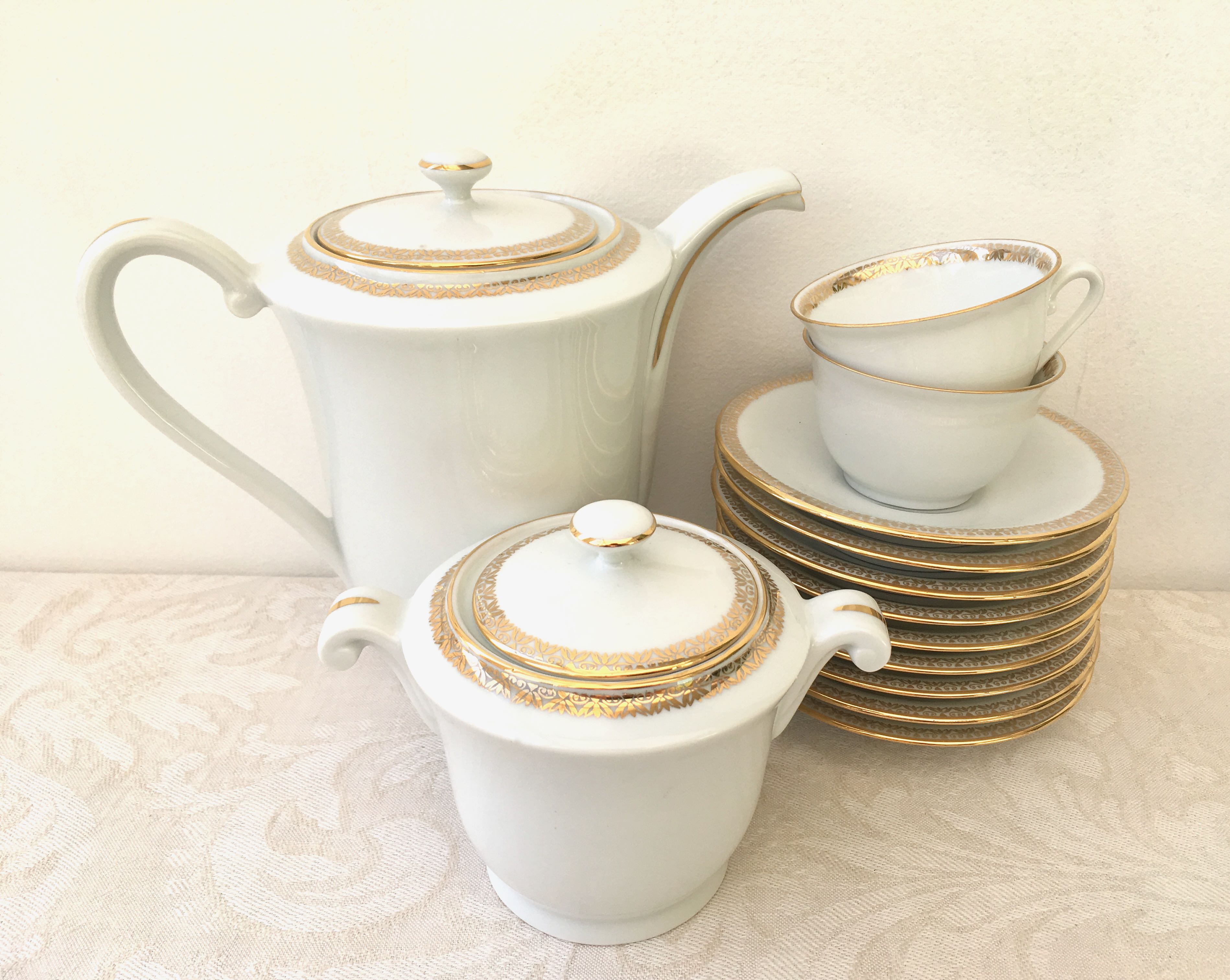 Coffee service for 10 people in Limoges porcelain