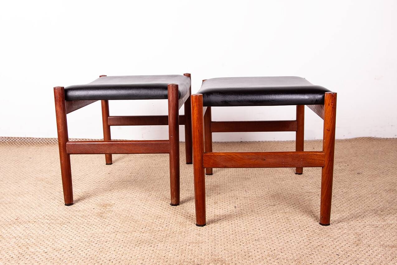 4 Tabourets Danois en teck et cuir noir modèle 40 par Hugo Farndsen 1960.