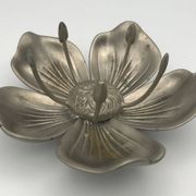 Vintage lotus flower ashtray with 5 removable petals in silver metal