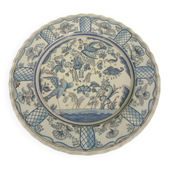 Decorative earthenware dish