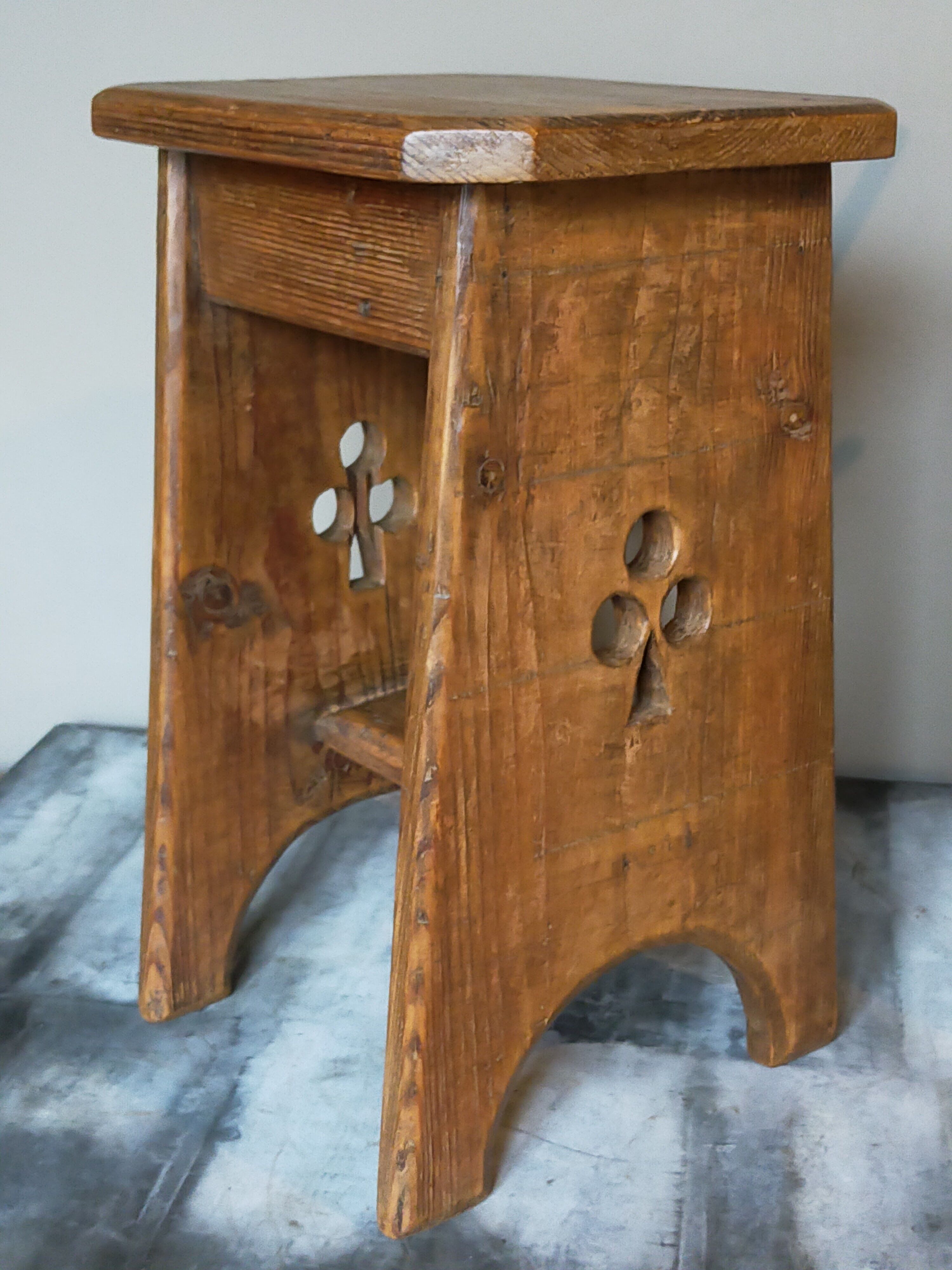 Vintage art-popular tabouret