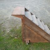 Staircase access scenic / shelf on roullettes