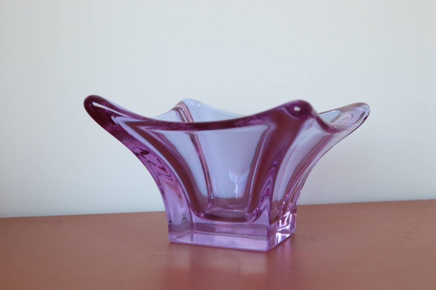 Empty pocket cup in murano purple glass
