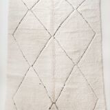 Moroccan Berber carpet Beni ouarain ecru with black diamonds engraved 306x199cm