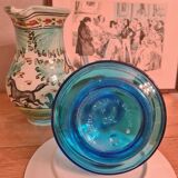 Carafe à décanter en verre bleu et son bouchon