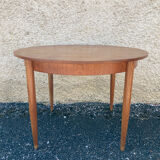 Scandinavian extendable round table