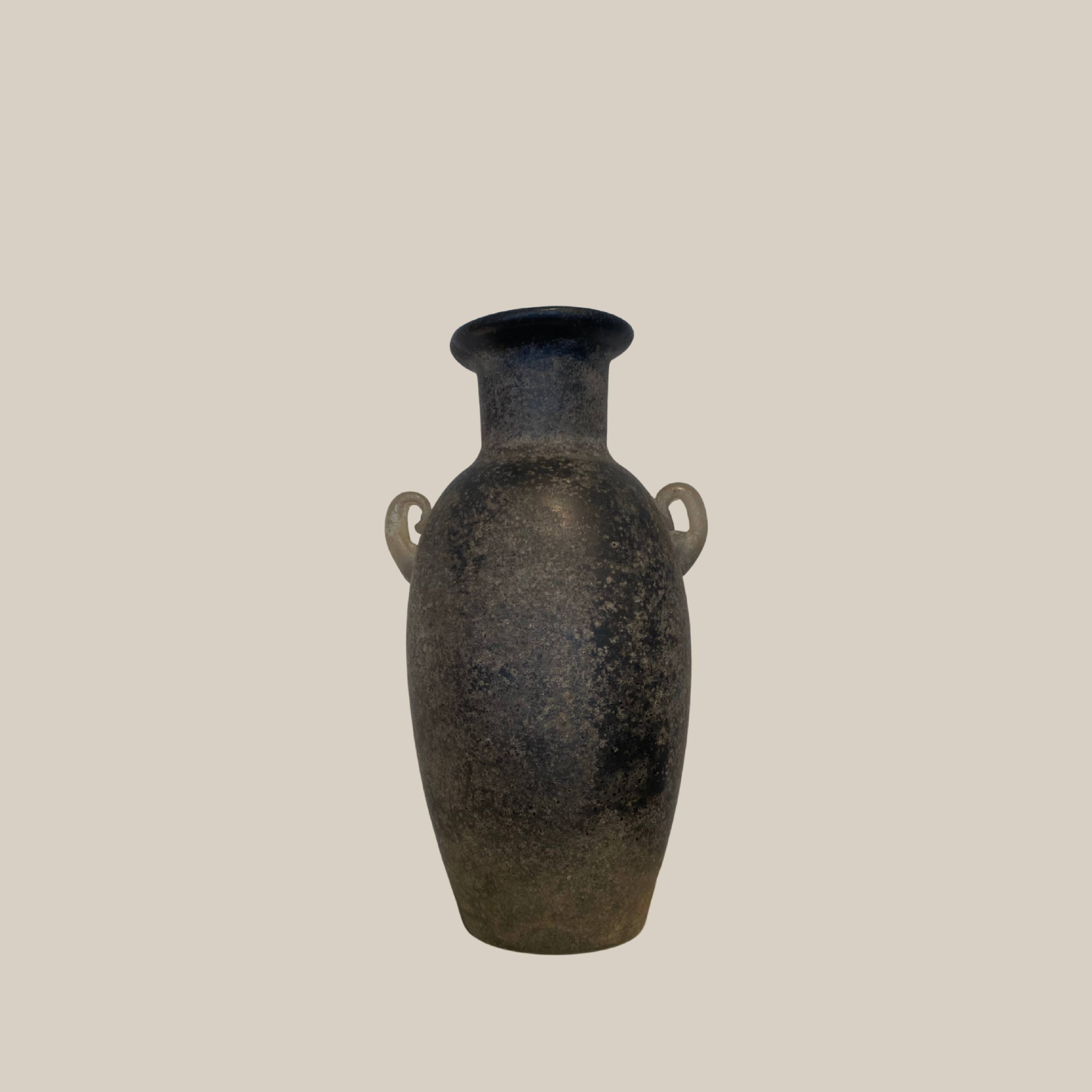 Vase en verre à scavo