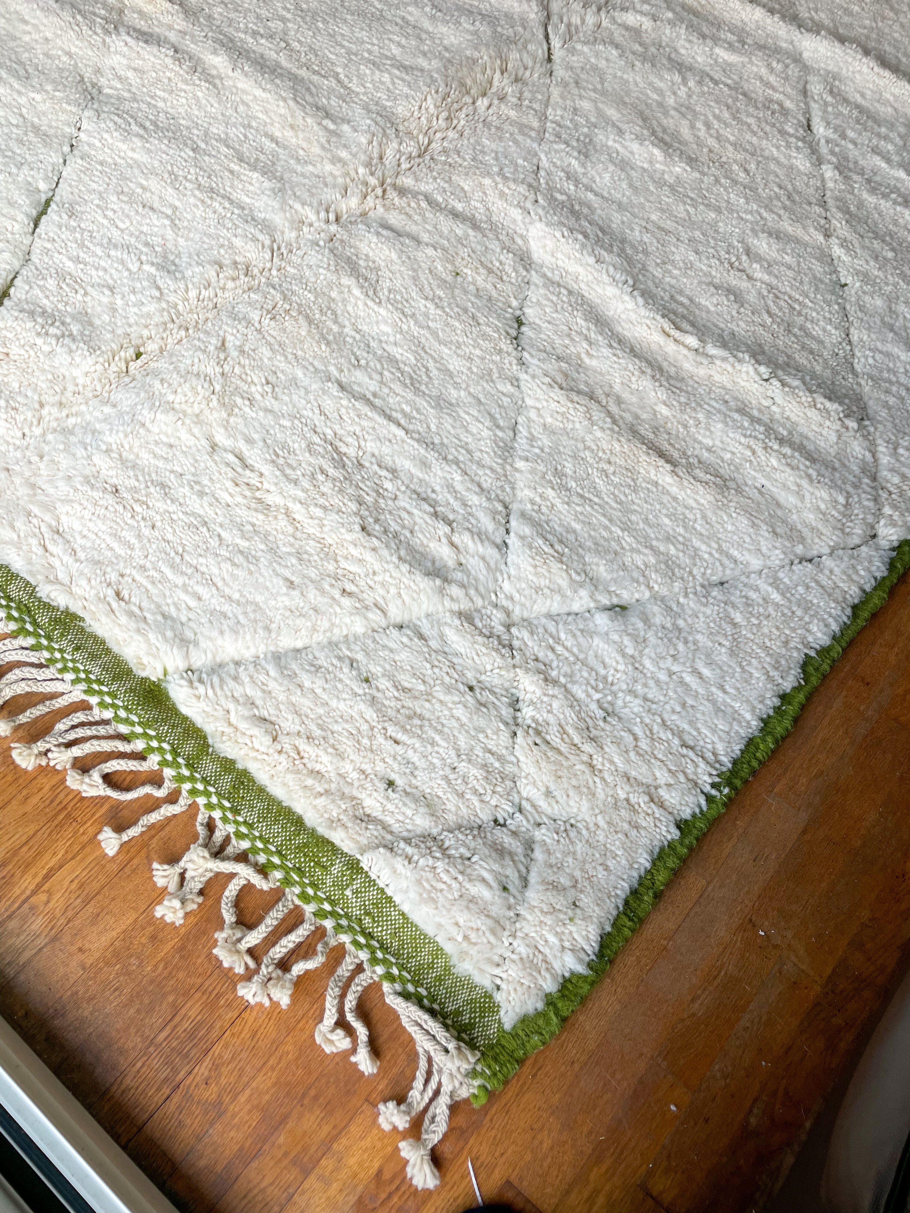 Tapis Berbère Ancien Vert – Fait Main, Design Régional, Occasion