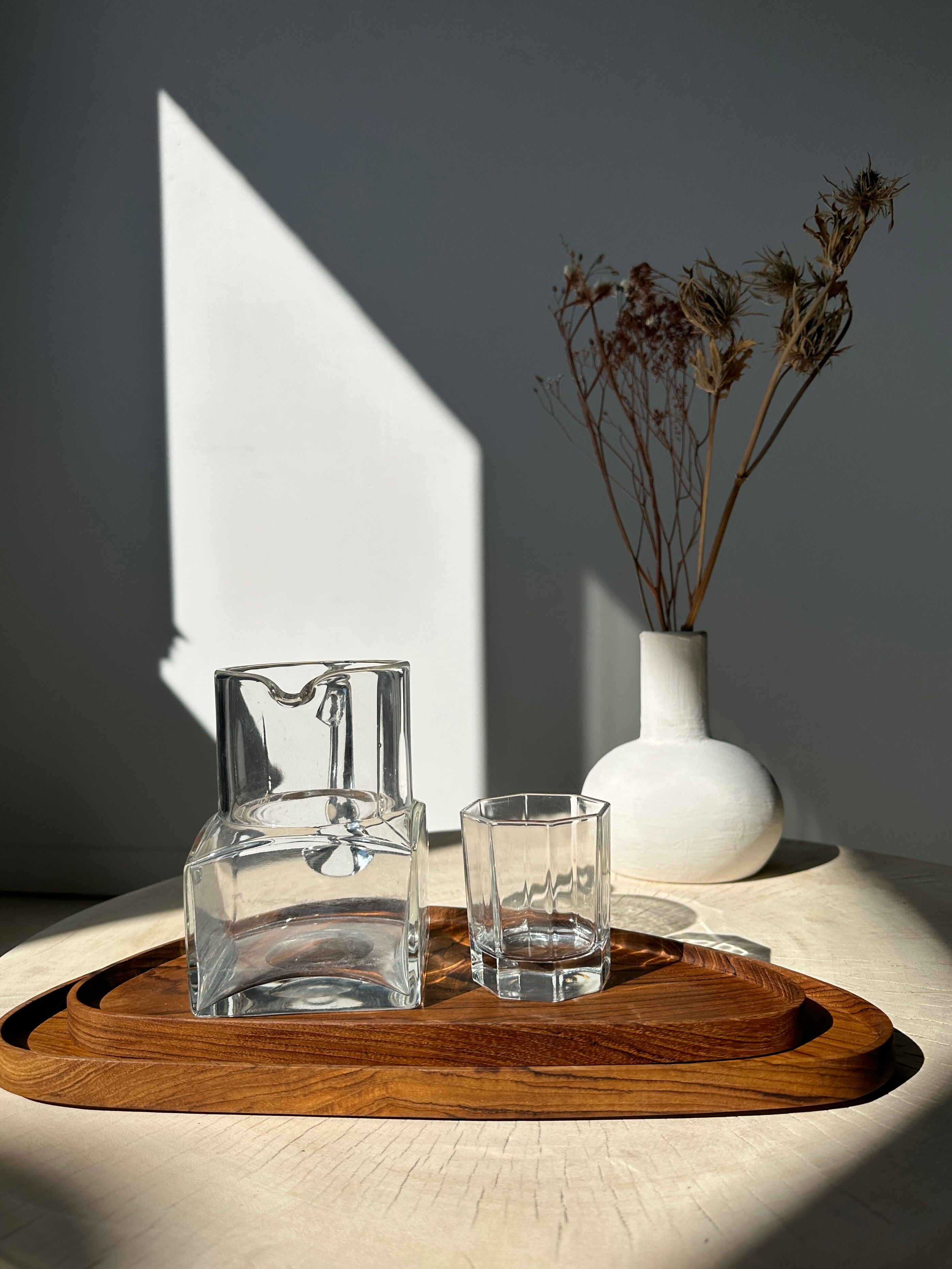 Trio de plateaux ou coupelles de forme triangulaire arrondi en teck monoxyle