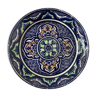 Ceramic dish signed Pascual Zorrilla