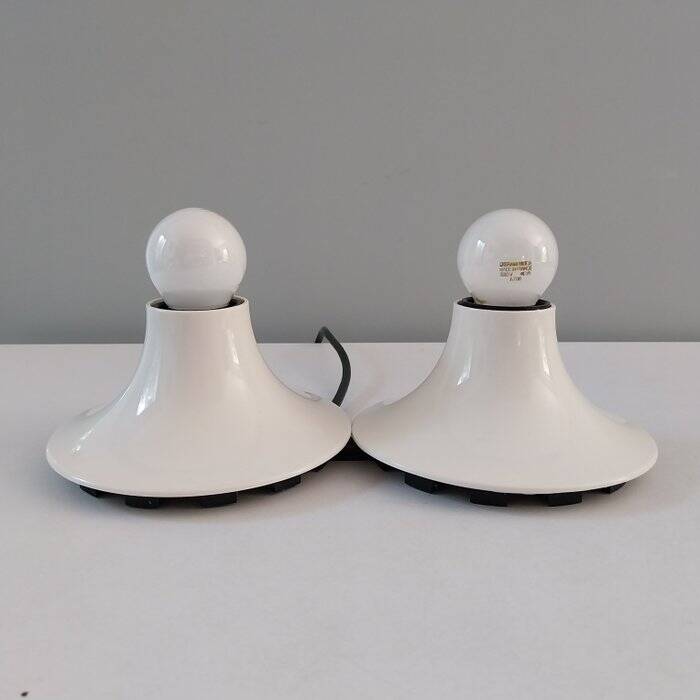 Pair of "Teti" wall lights Vico Magistretti, Artemide